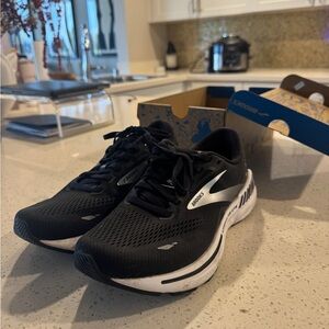 Brooks Adrenaline GTS 23 Black and White Women's Shoes